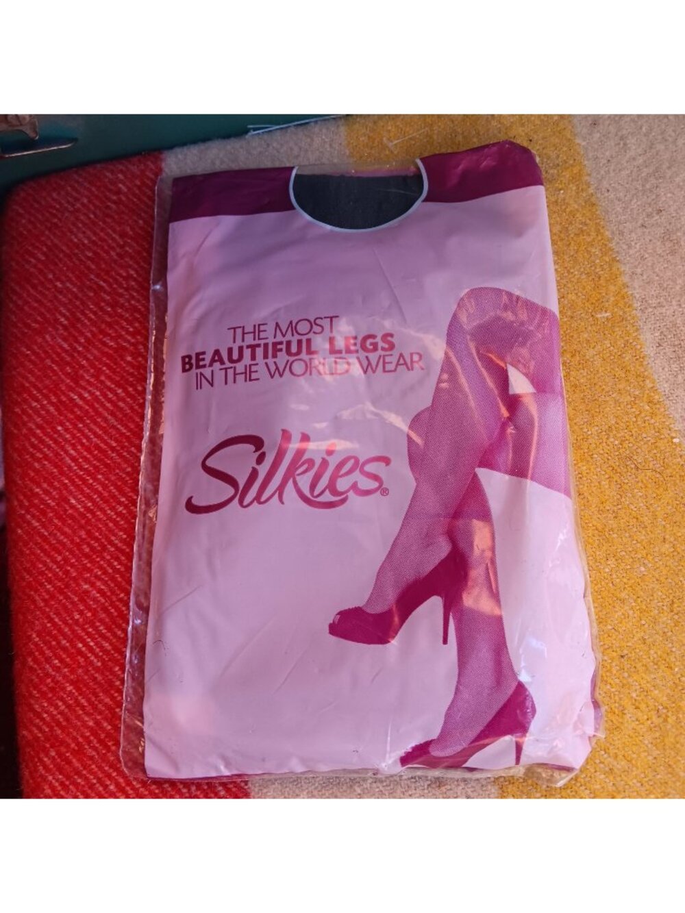Silkies Ultra Total Leg Control Pantyhose Queen-Of-Black X-Large 97% Nylon
